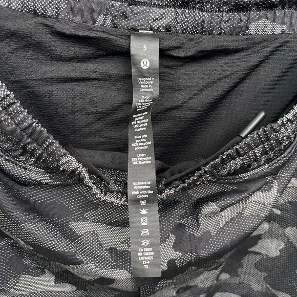 LULULEMON Pace Breaker Linerless 9" Shorts Camo Black Size Small - Picture 5 of 6